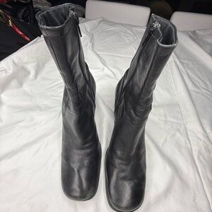 Nine West leather boots. Comfy bottom